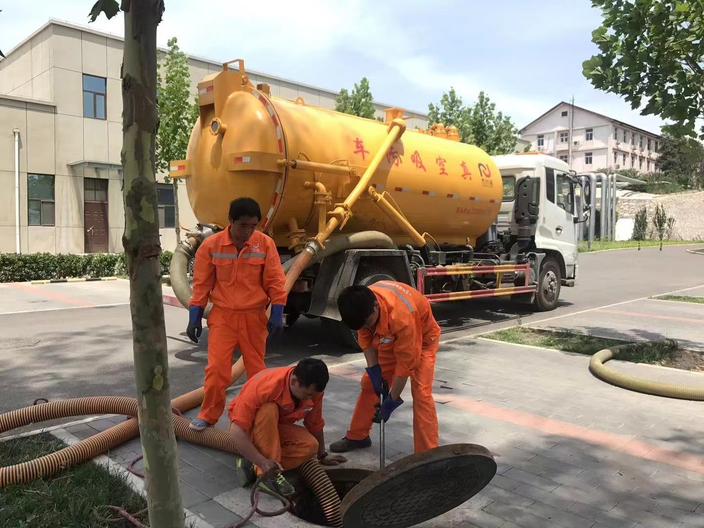 嵊泗化粪池清理与5-8吨吸粪车施工效率分析